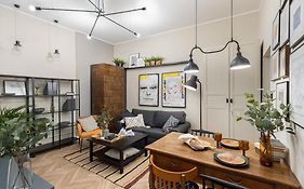 Nobel Apartment - Best Location!